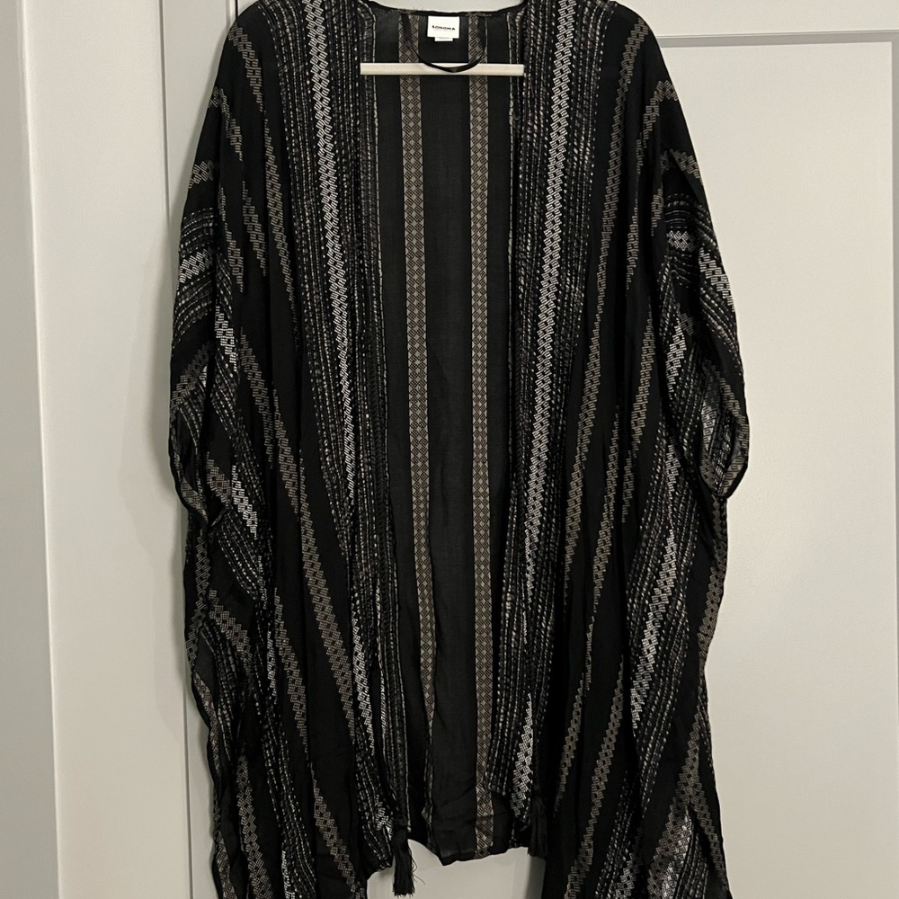 FREE DEAL Sonoma Patterned Kimono
Purchase any Kimono and choose a 2nd for free!